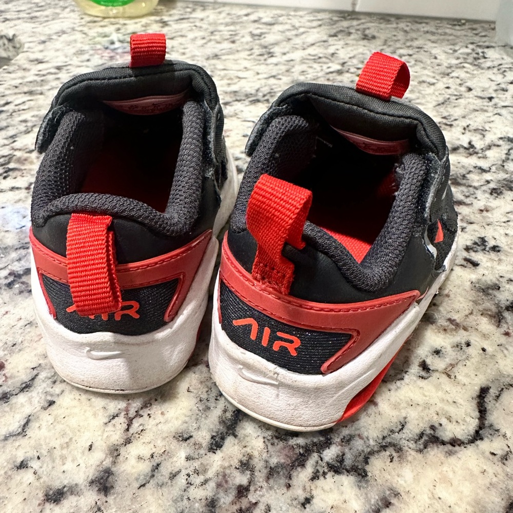 Nike Air Max Bolts - Picture 2 of 3